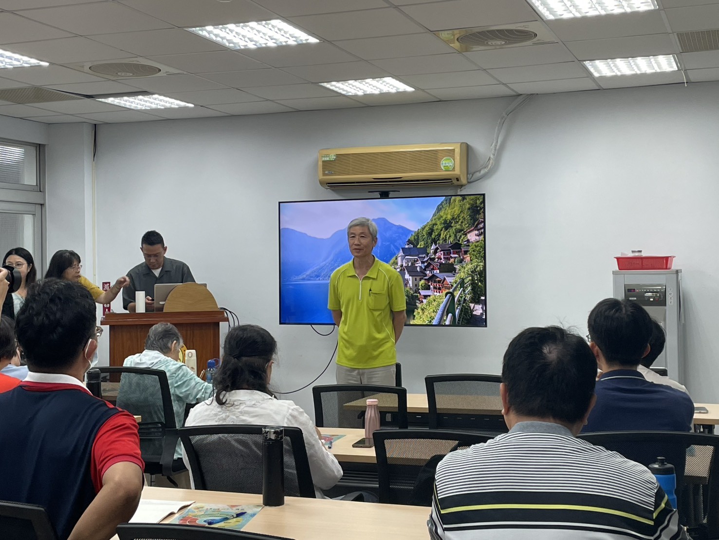 農業部農試所產業發展服務中心呂椿棠主任致詞