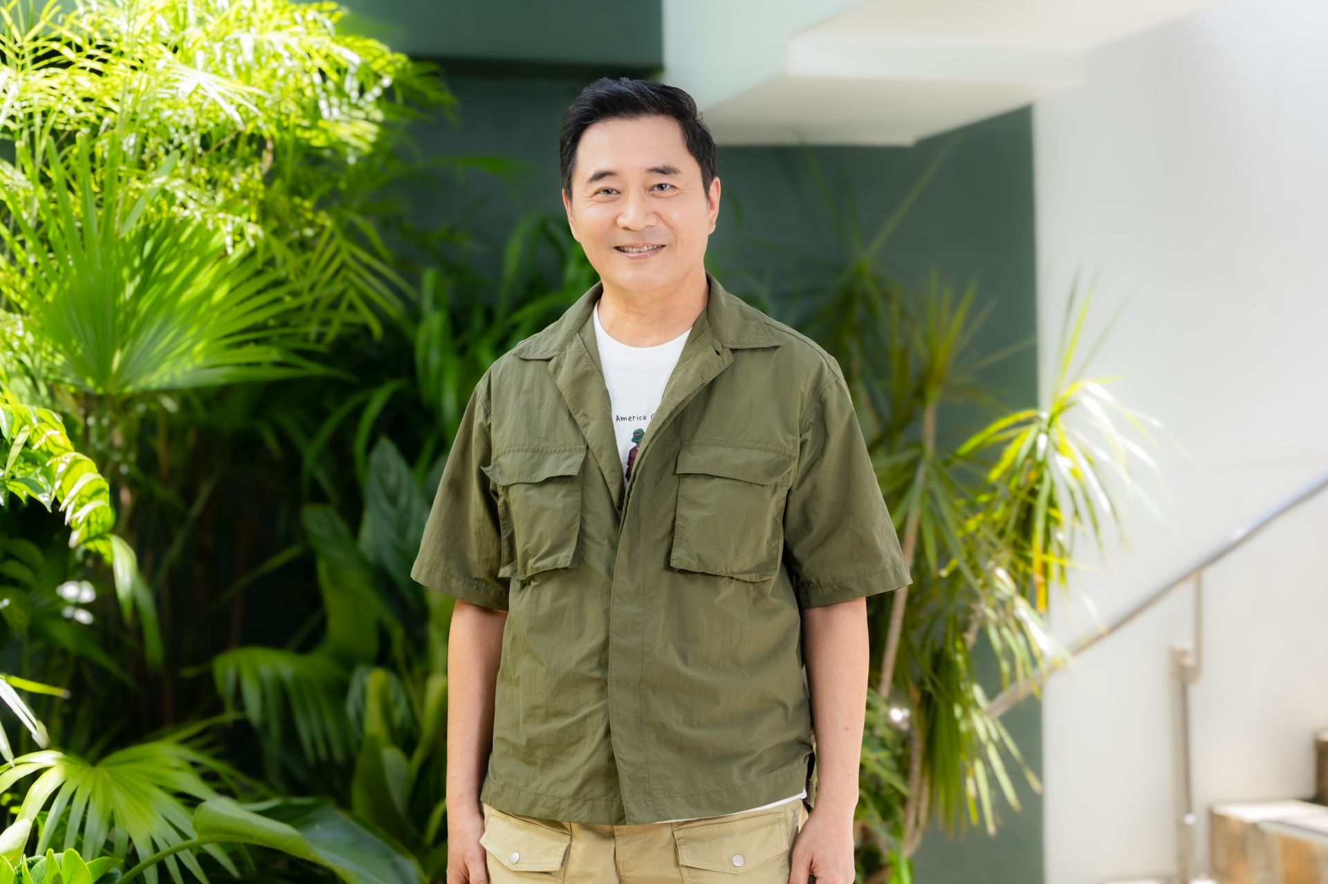 大愛劇《我們六個》湯志偉飾演林牧師。