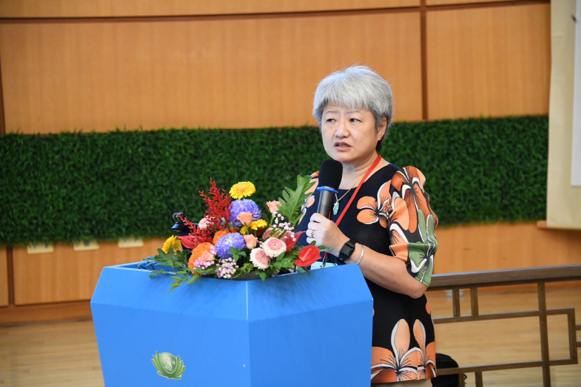 新加坡邱德拔醫院資深首席營養師Gladys Wong，分享「以植物為主的飲食：通往個人、群體與地球健康之路」。