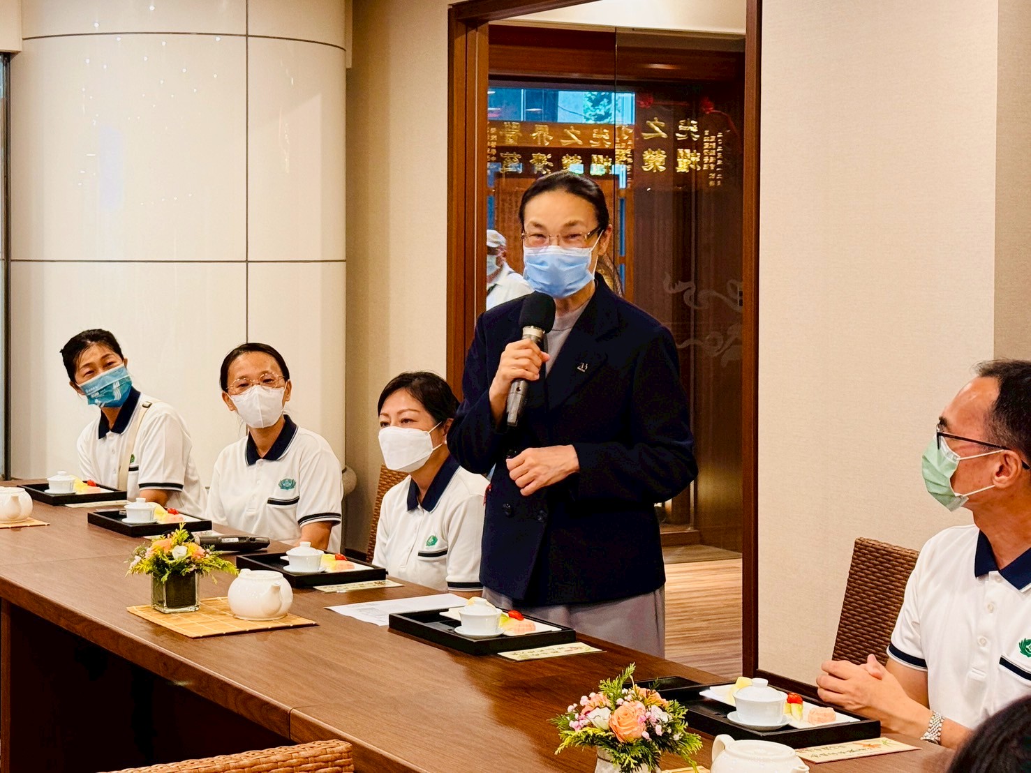 新店慈濟醫院喬麗華主秘分享醫療志業推動的使命與故事。