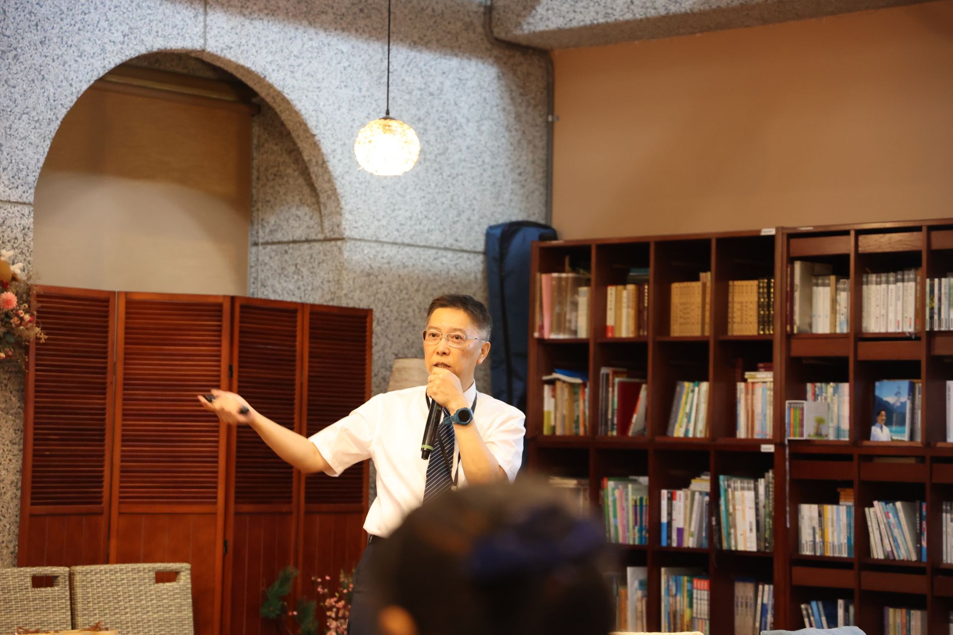 幹細胞與精準醫療研發中心馮清榮主任介紹花蓮慈院進行的細胞研究進程
