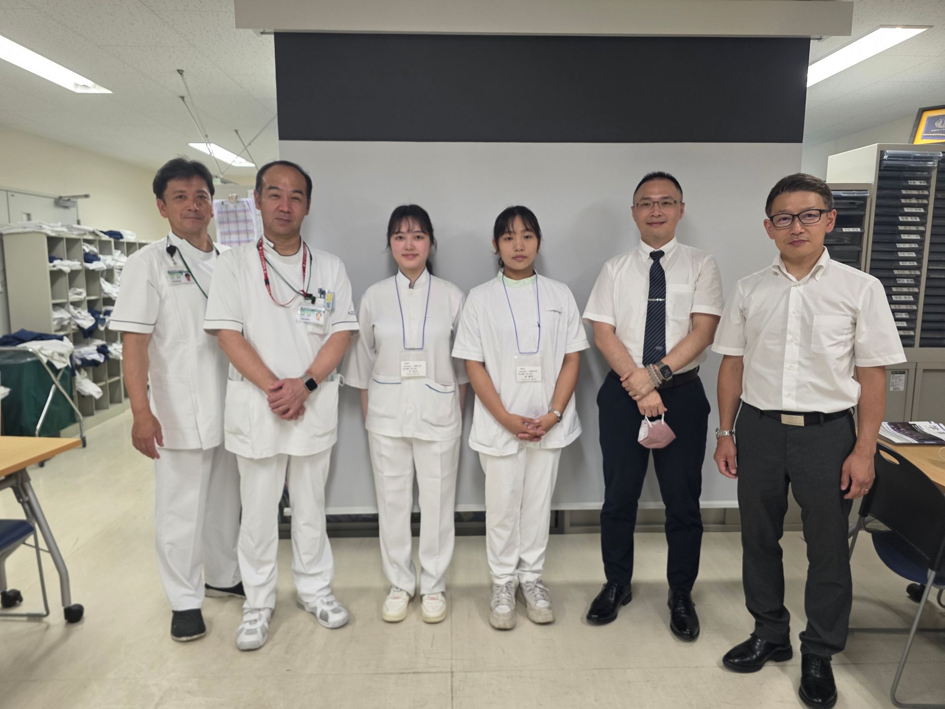 師生與奈良醫大放射部門森岡技師長、小林會長及池口副會長合影