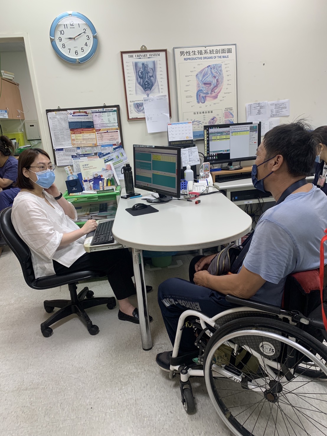 透過每三個月一次「聯合門診」方式，讓傷友在同一時間、同一地點完成多項檢查與治療，減少奔波與等待