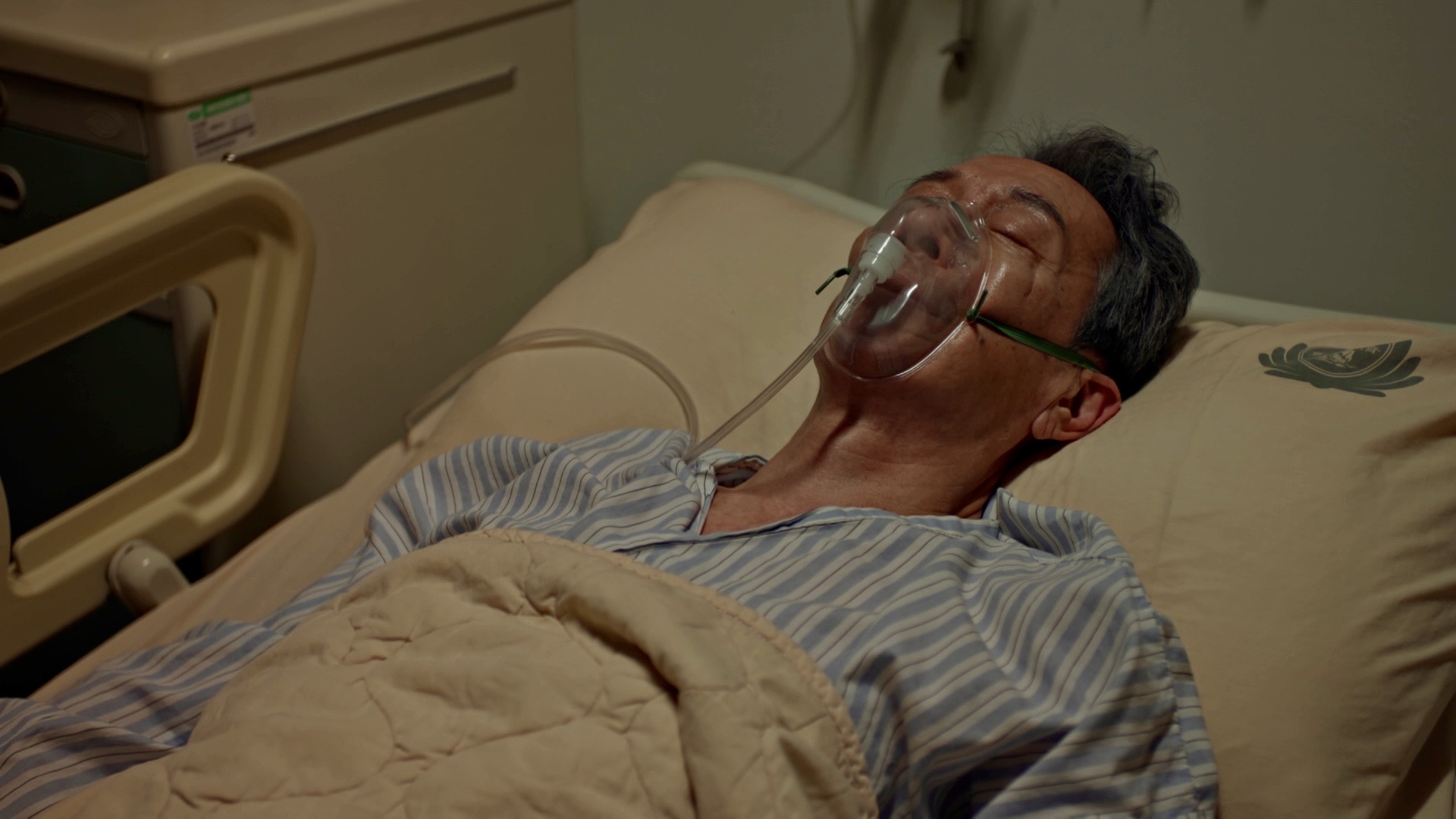 關聰在劇中重病的模樣是第三集中的第一波收視高峰