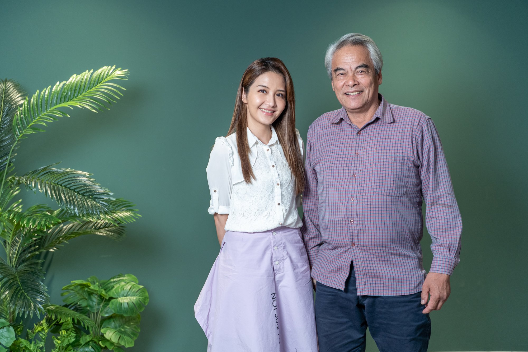 大愛劇《假日到山裏來看你》左起李宣榕、林慶台，舅甥一同出席媒體茶敘。