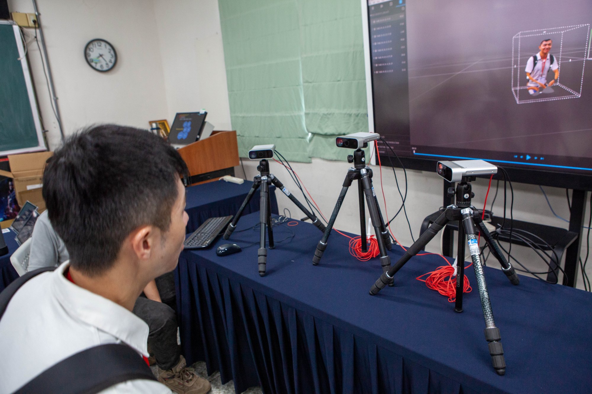 大學聯盟老師體驗3D掃描技術建模