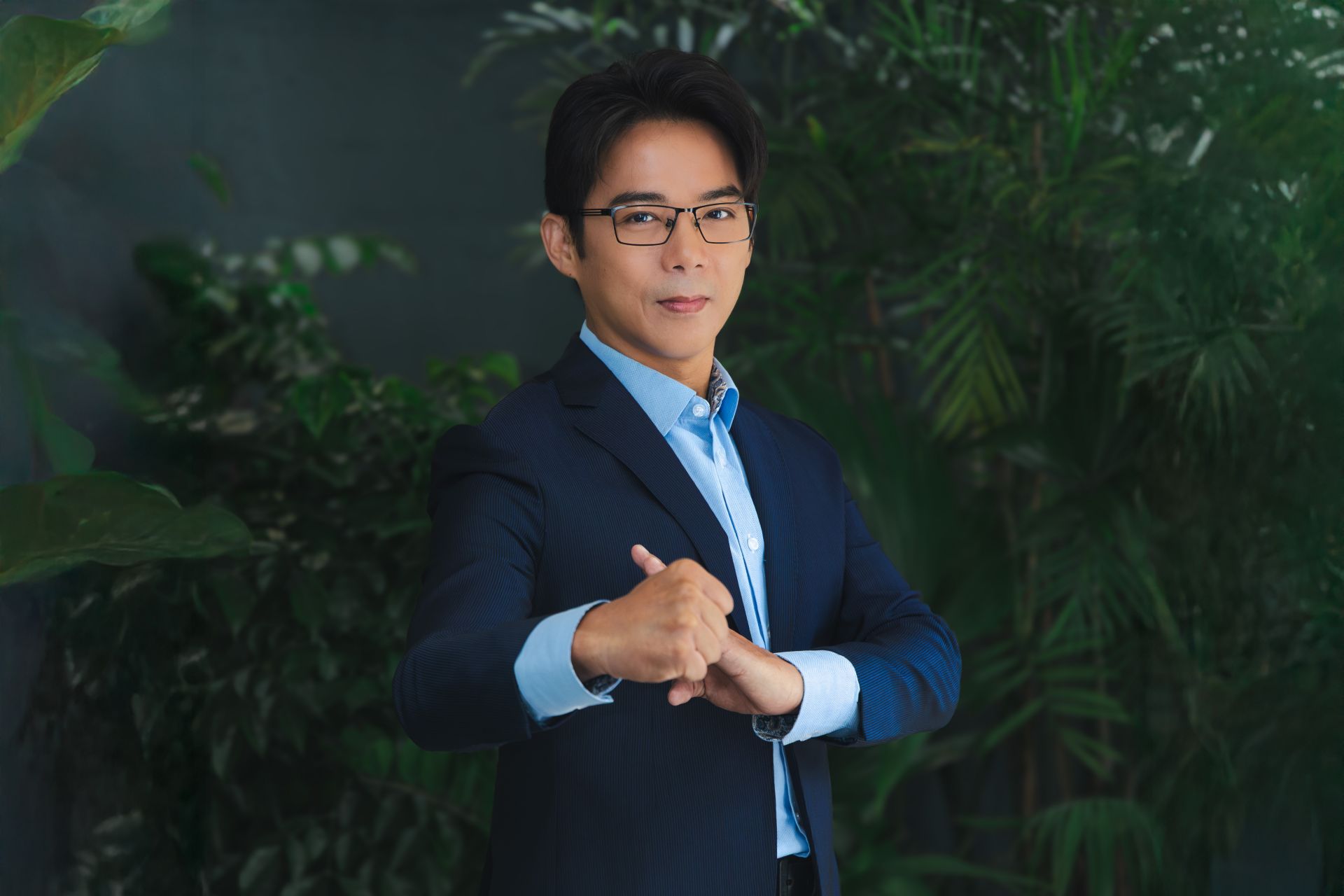 大愛劇《宇宙的源頭就是愛》茶敘。陳子強詮釋輔導主任