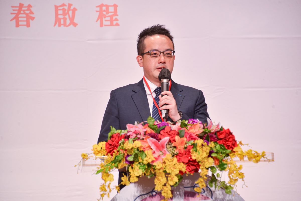 徐展陽醫師代表本屆優秀青年致詞，他分享「行動力決定成就」的信念，提及在美國高強度的訓練及正向主動的學習態度，使他十分震撼，驅使他不斷精進。
