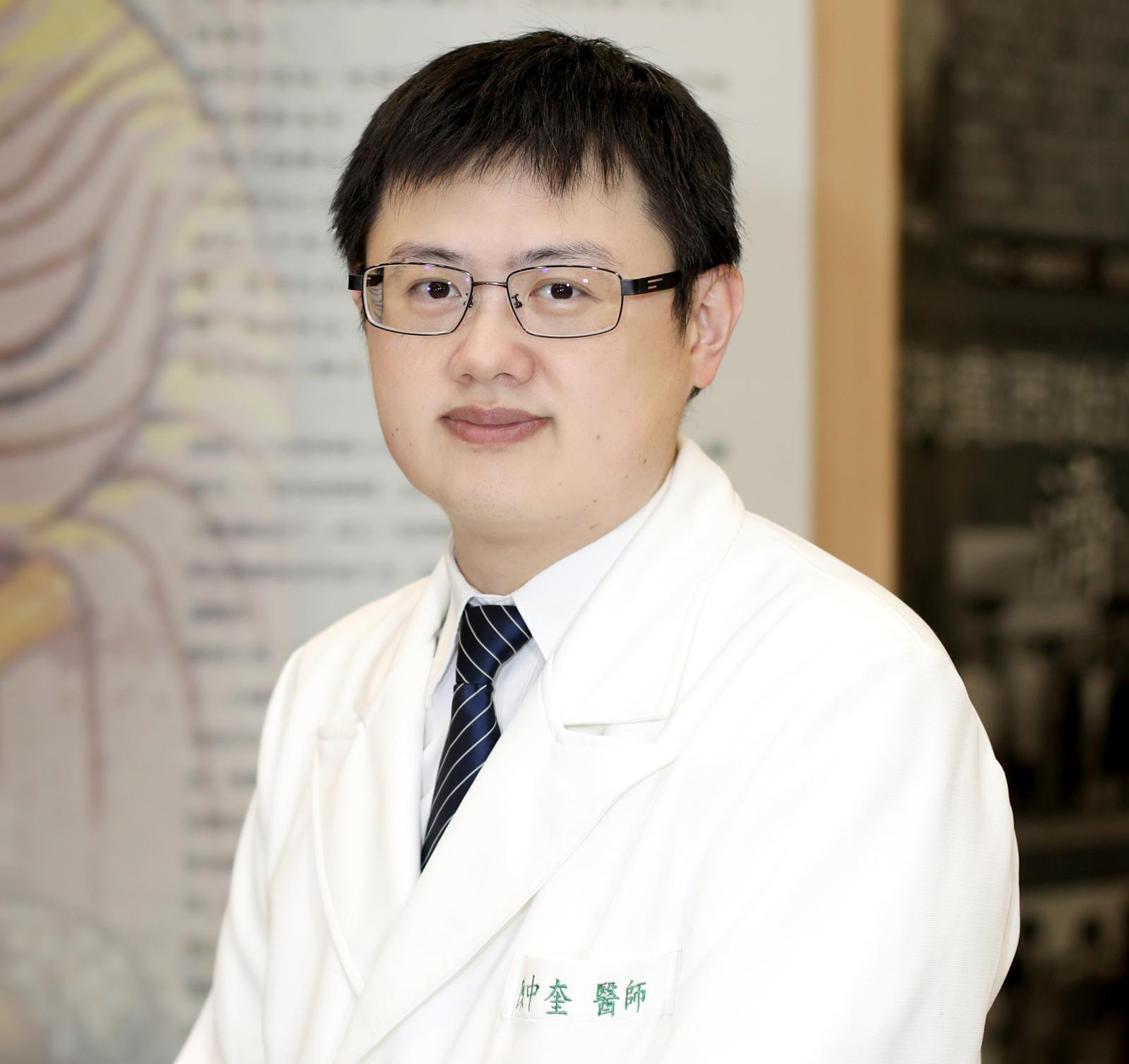 花蓮慈濟醫院中醫預防醫學中心副主任陳中奎醫師表示，掌握保暖、去濕及飲食調理三大原則，有助於降低天氣變化對健康的影響，維持良好免疫力。