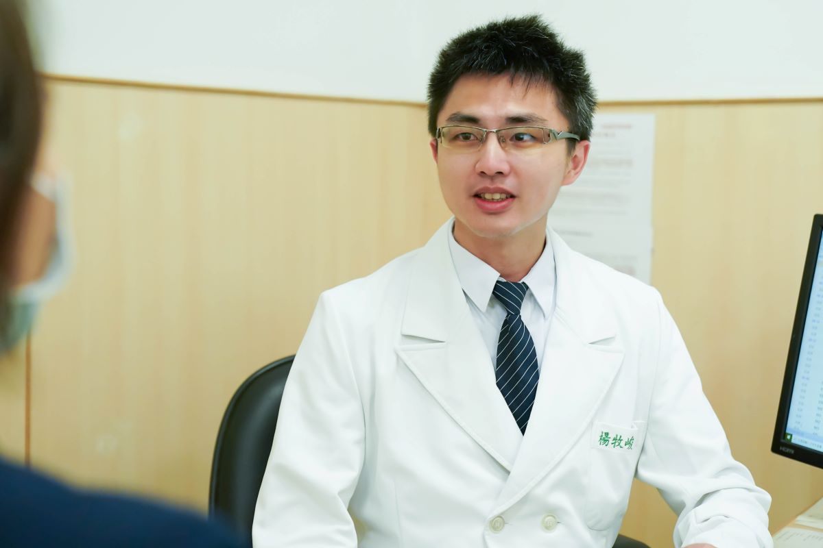 楊牧峻醫師看診示意照。