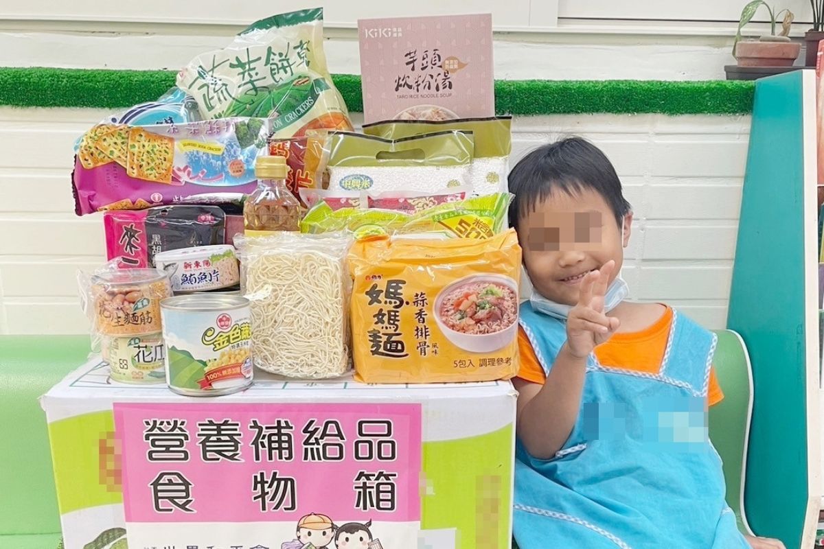 營養食品物資讓孩子們溫飽不挨餓！