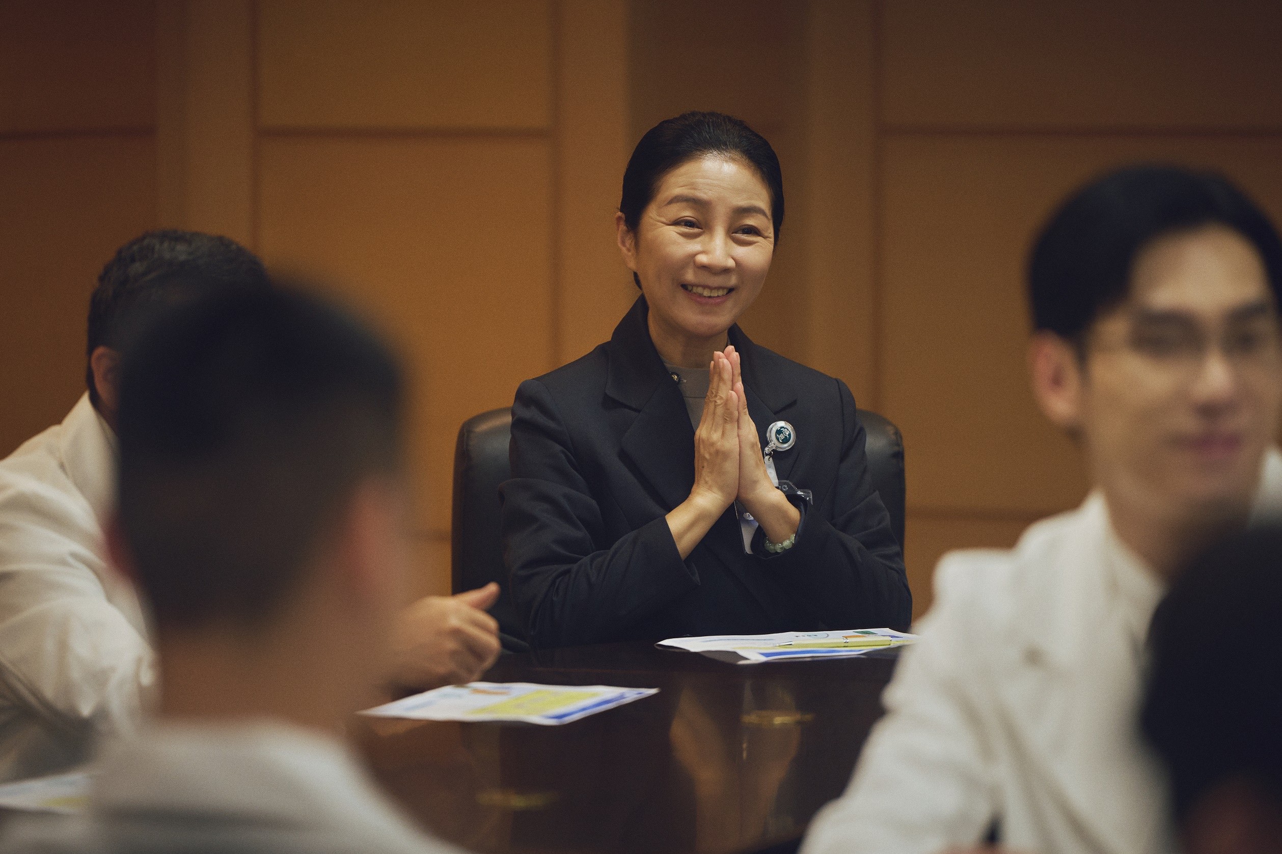 大愛劇《院長爸爸》方文琳飾演院部主任秘書喬麗華