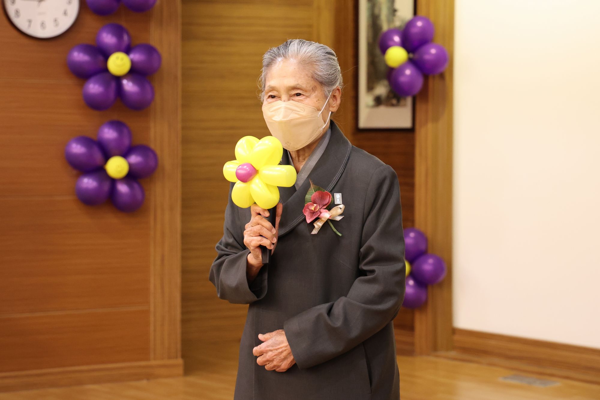 慈濟基金會副總執行長林碧玉說，護理人員非常了不起也很偉大，而且在醫院裡是很重要的角色，因為他們24小時陪伴在病人身邊，如同觀世音菩薩一樣聞聲救苦，只要病患有需要，馬上就在病人身邊出現，解除病患的痛苦。