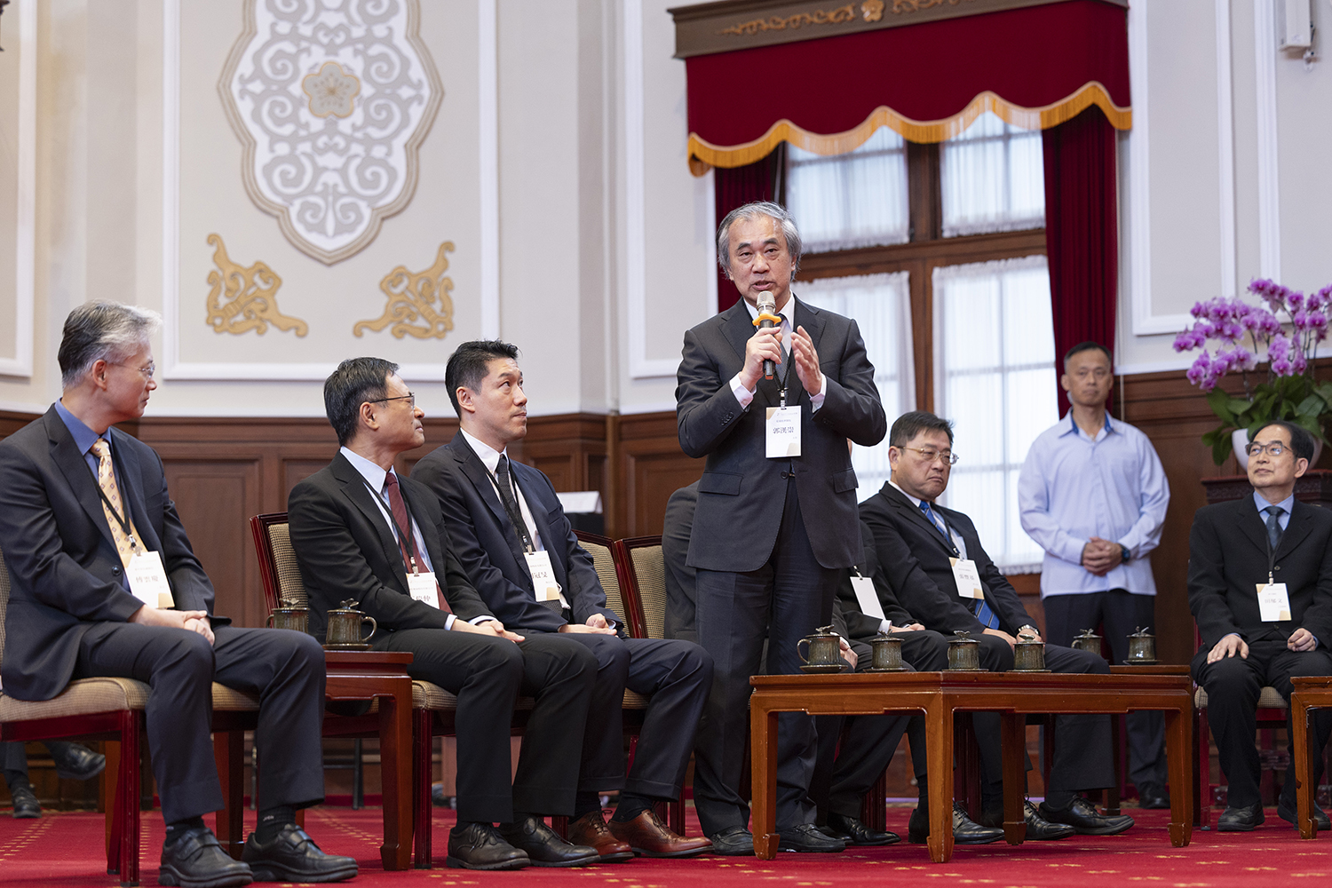 郭漢崇主任向賴總統報告慈濟醫療志業脊髓損傷重建中心的工作和理念；並期盼賴總統可以在今年的全國脊髓損傷健康福利促進大會中蒞臨致詞，給傷友鼓勵。