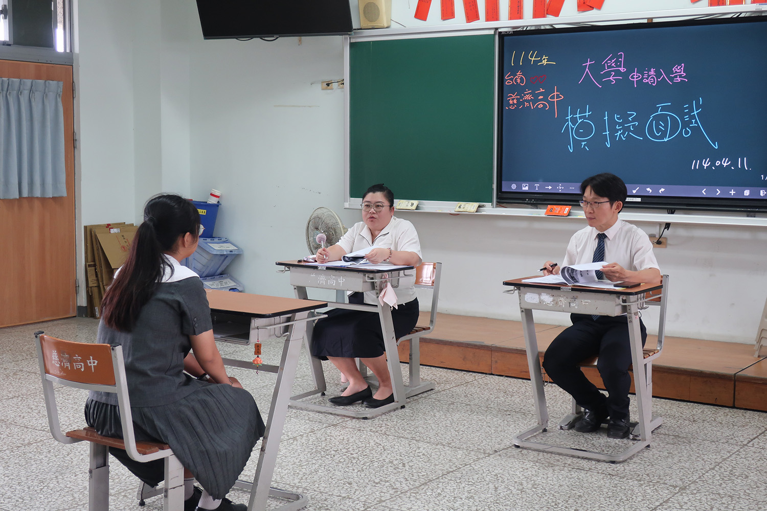師長給予建議，期盼學生有更好的表現。