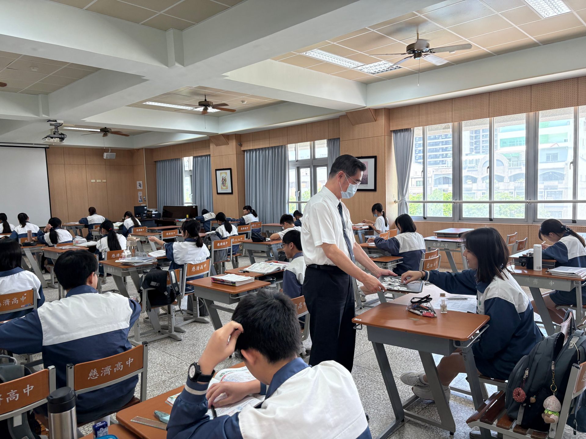 全中運停課期間校長每天到教室關懷國三考生