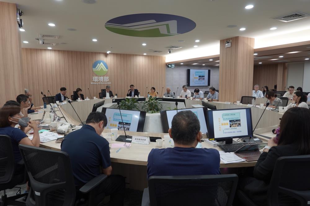 產、官、學、研、公民團體代表意見交流，共商「資源循環」減碳旗艦行動計畫