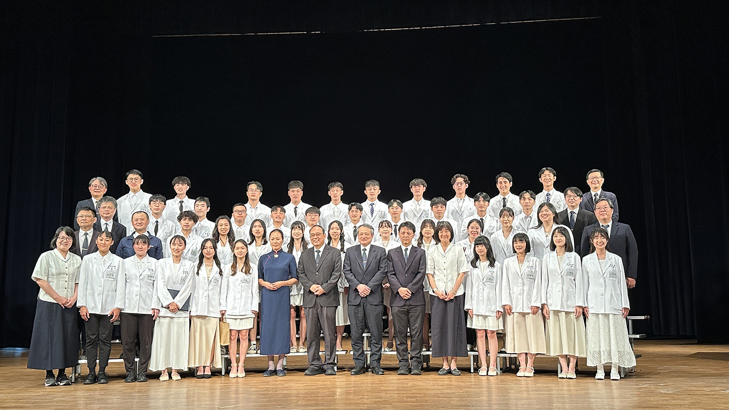 慈濟大學物理治療學系舉行第14屆授袍典禮。