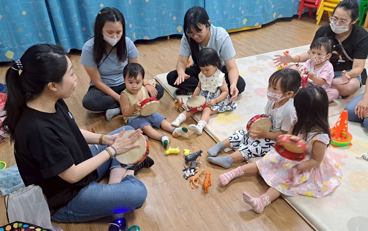1至2歲寶寶課程，加入節奏律動、模仿遊戲