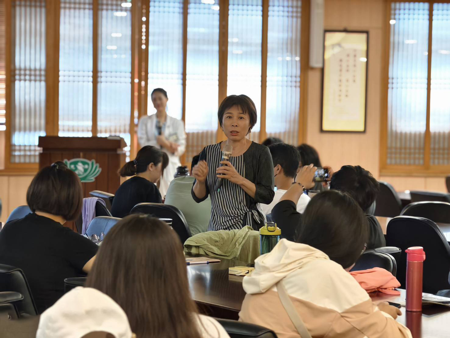 花蓮縣身心健康及成癮防治所副主任李秀玲發言。