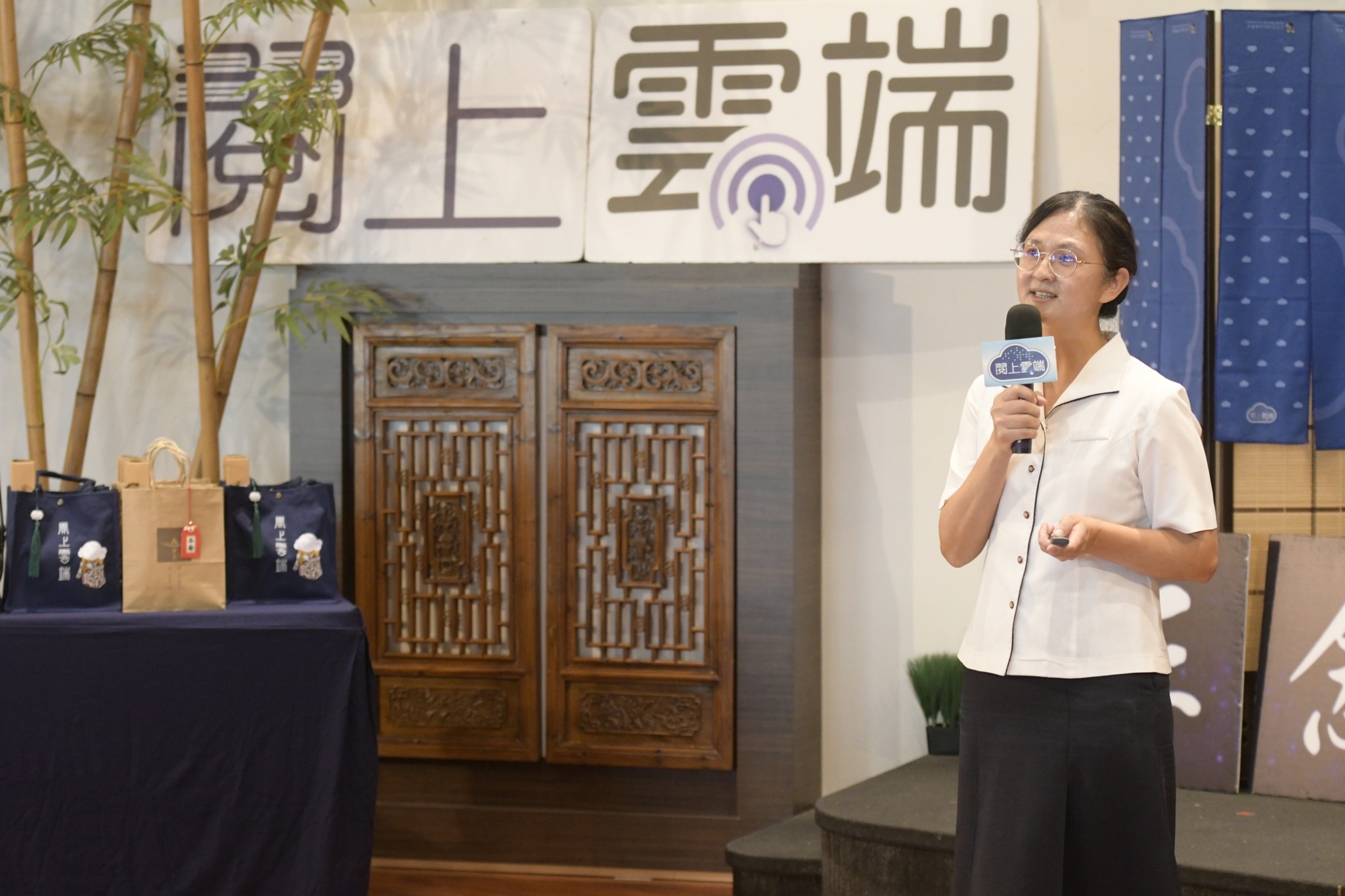 秀雯主任分享帶領學校臺美生態團隊獲第二面綠旗認證的歷程點滴。