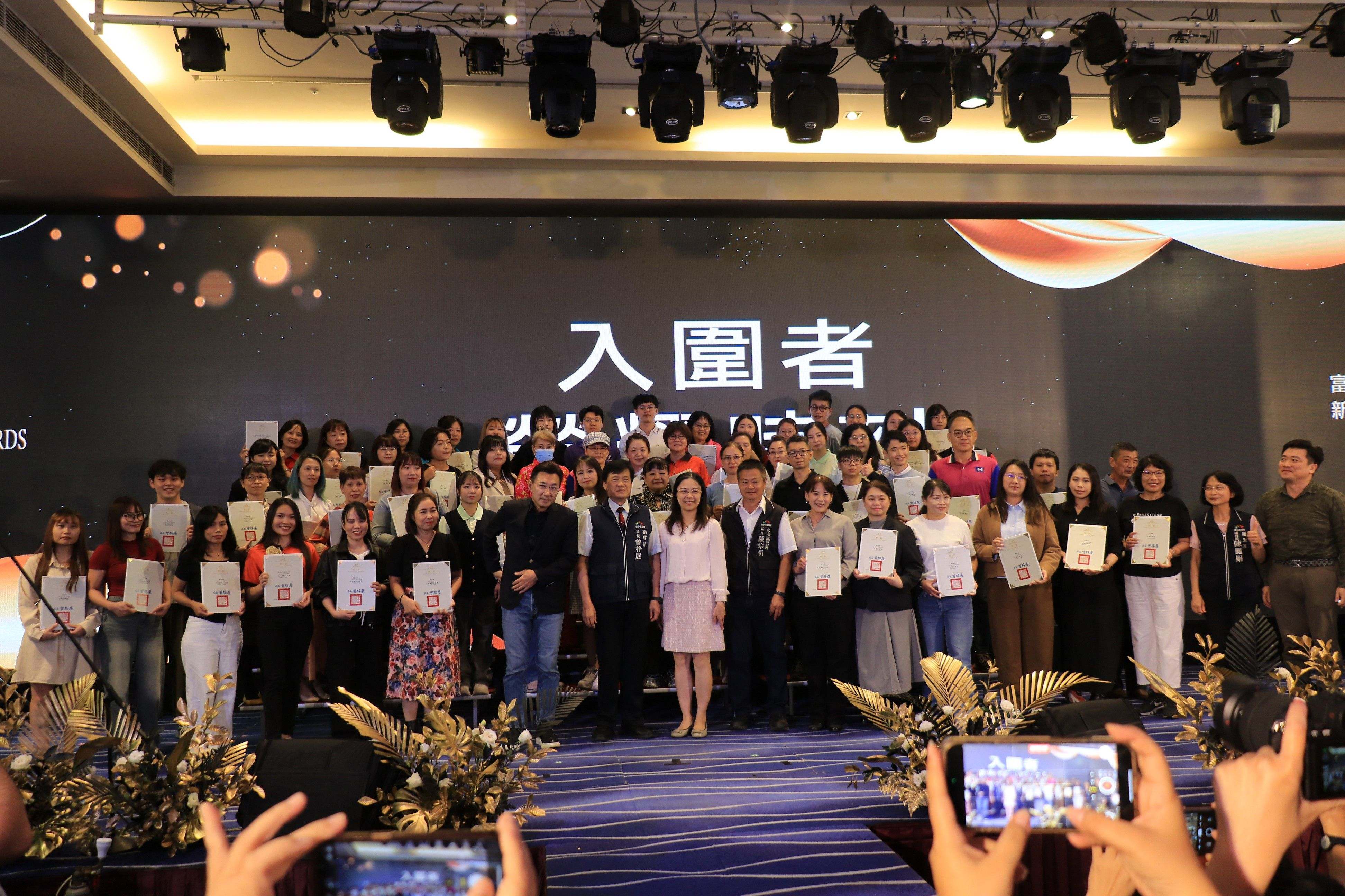 入圍者拍攝2025金照獎大合照。