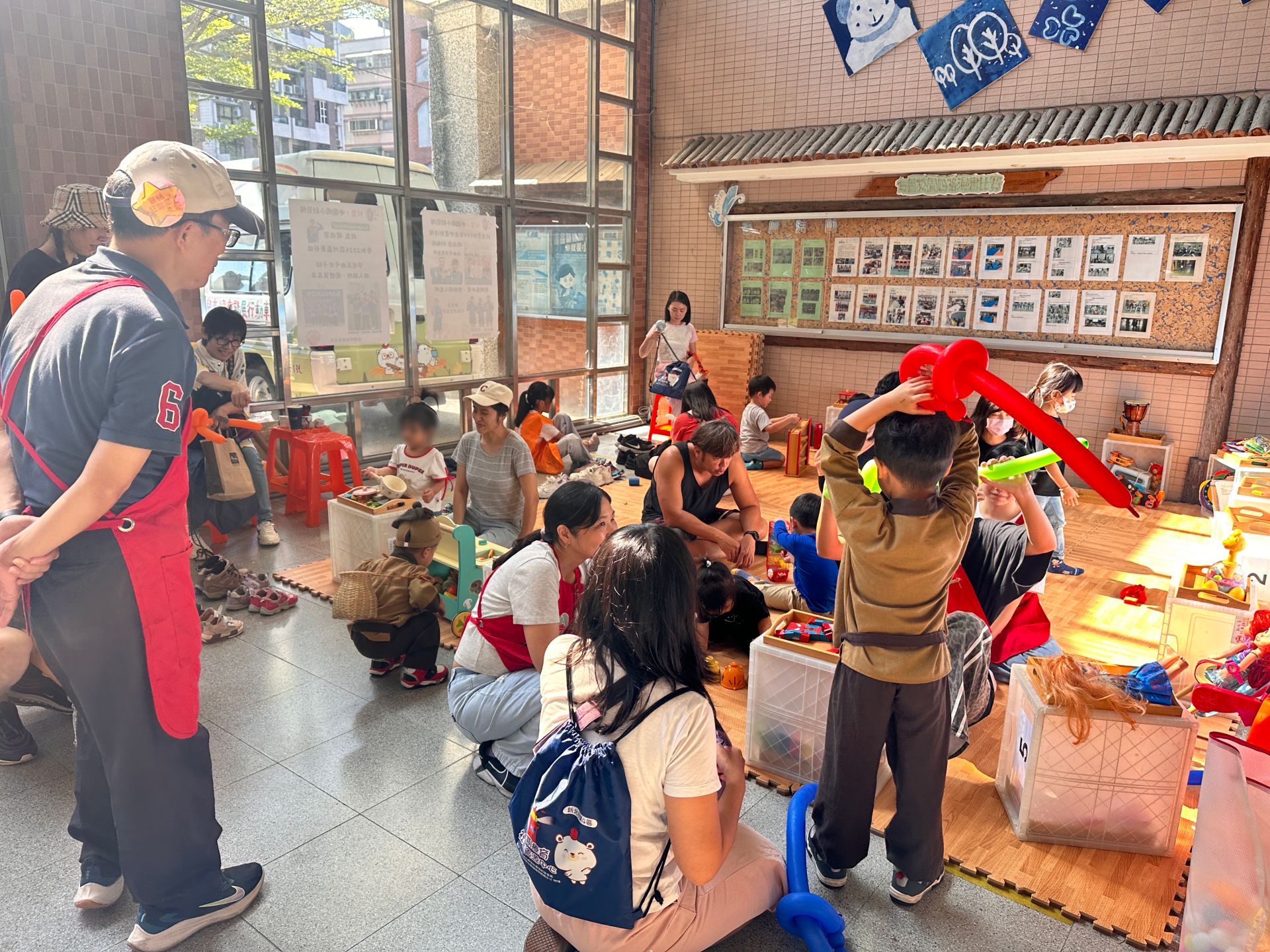 伊甸「童話狂歡節」聯合社區篩檢活動豐富有趣，民眾參與熱烈