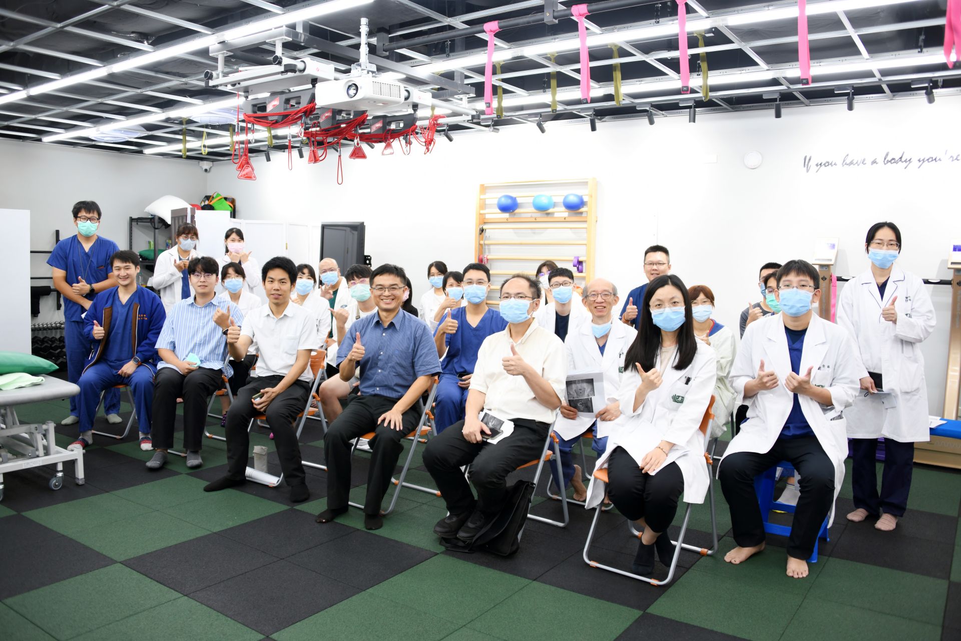 01.大林慈濟醫院疼痛治療整合中心於11月11日上午舉辦「超音波臨床應用工作坊」吸引院內近三十位臨床醫師踴躍參與。