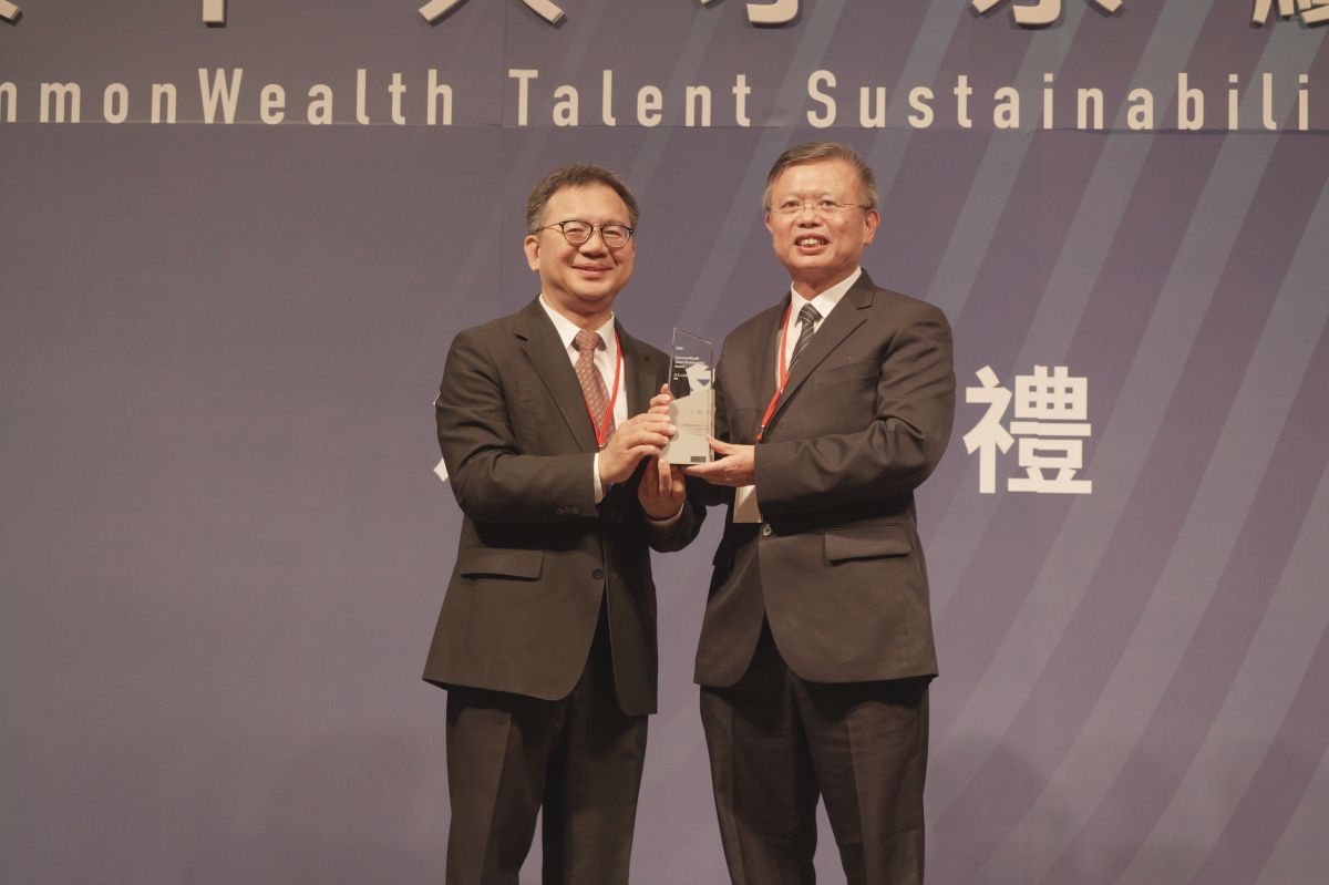 「天下人才永續獎」則由徐榮源副院長代表受獎。