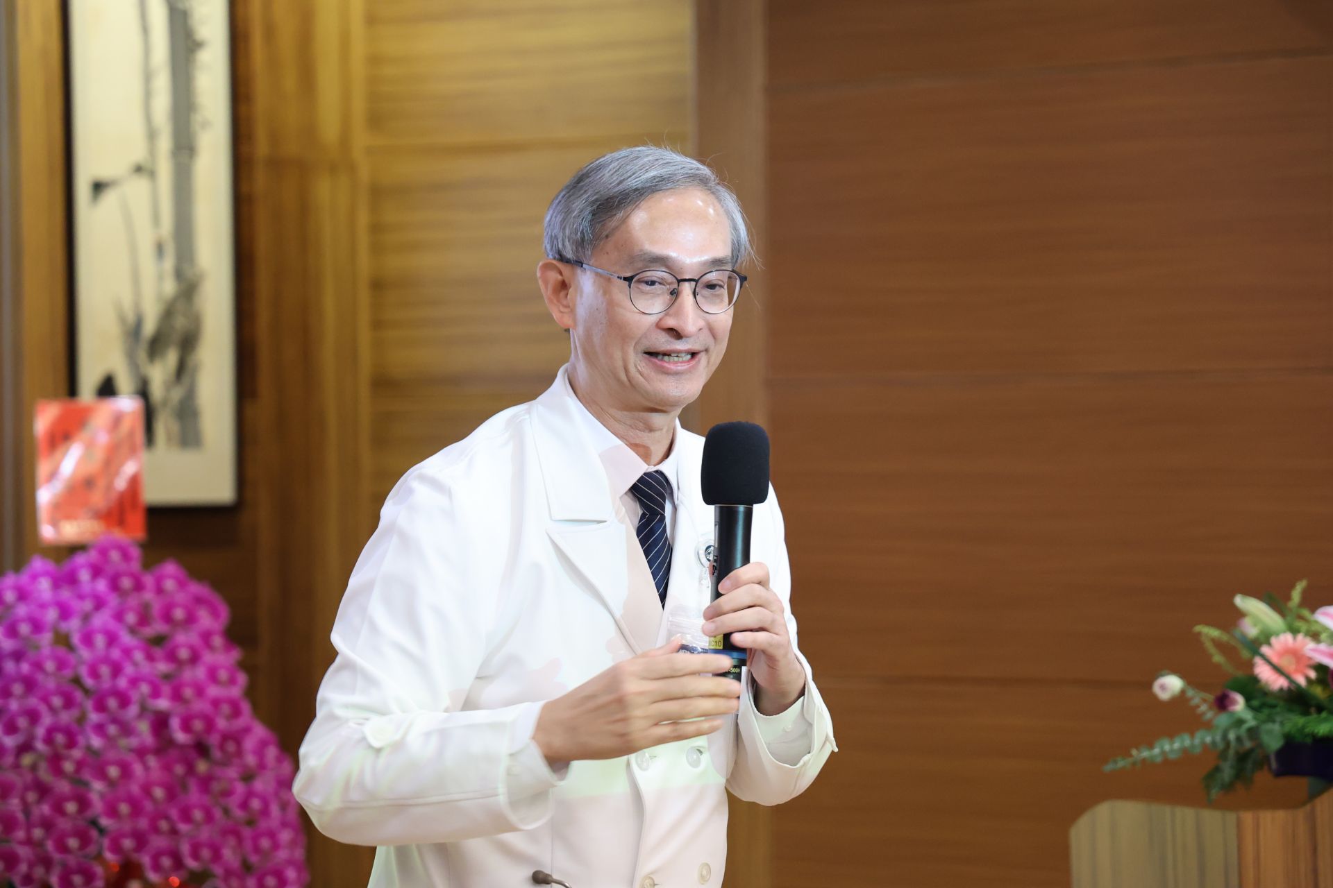 在院長支持下，爭取CAR-T療法在花蓮慈院施行的李啟誠副院長，分享健保首例病友現在復原得相當好。