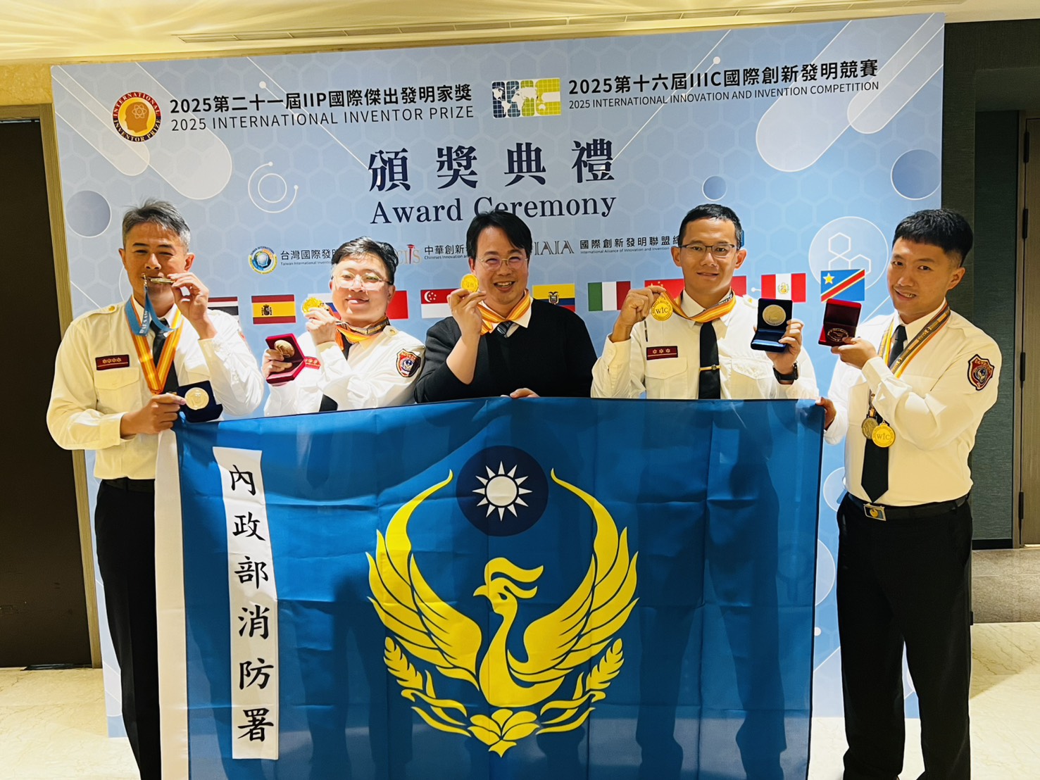 從左至右：王柏寓、陳武記、宋明哲、楊晉軒、許文政