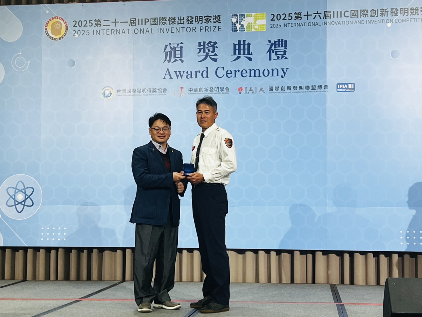 半身固定搬運背板~臺中市政府消防局王柏寓小隊長~銀牌