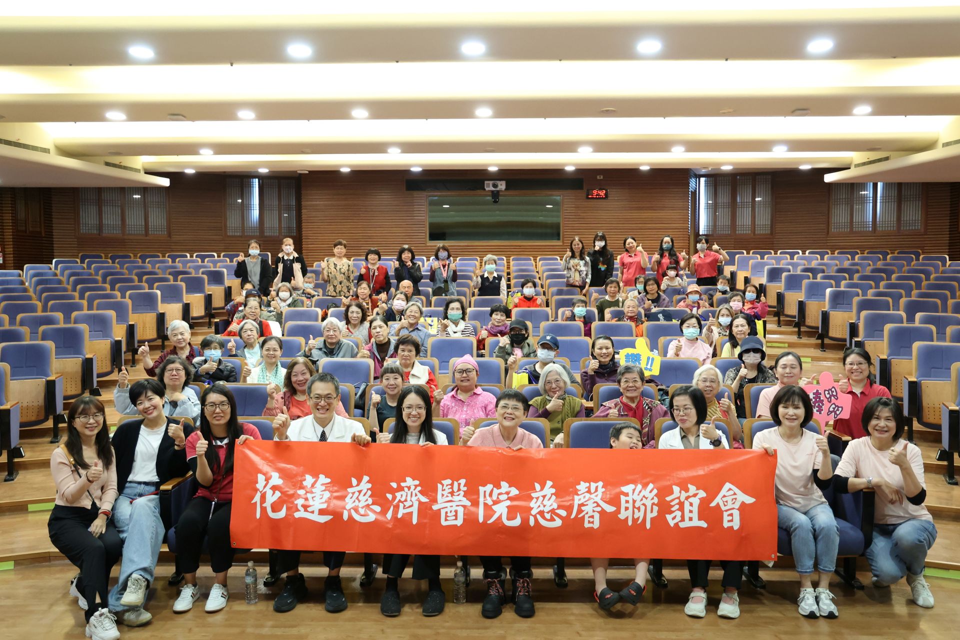 一年一度由 TBCA 乳癌病友協會與花蓮慈濟醫院合辦的「慈馨聯誼病友會暨智慧病人醫學講座」，11月22日上午於花蓮慈院協力一樓講堂舉行。