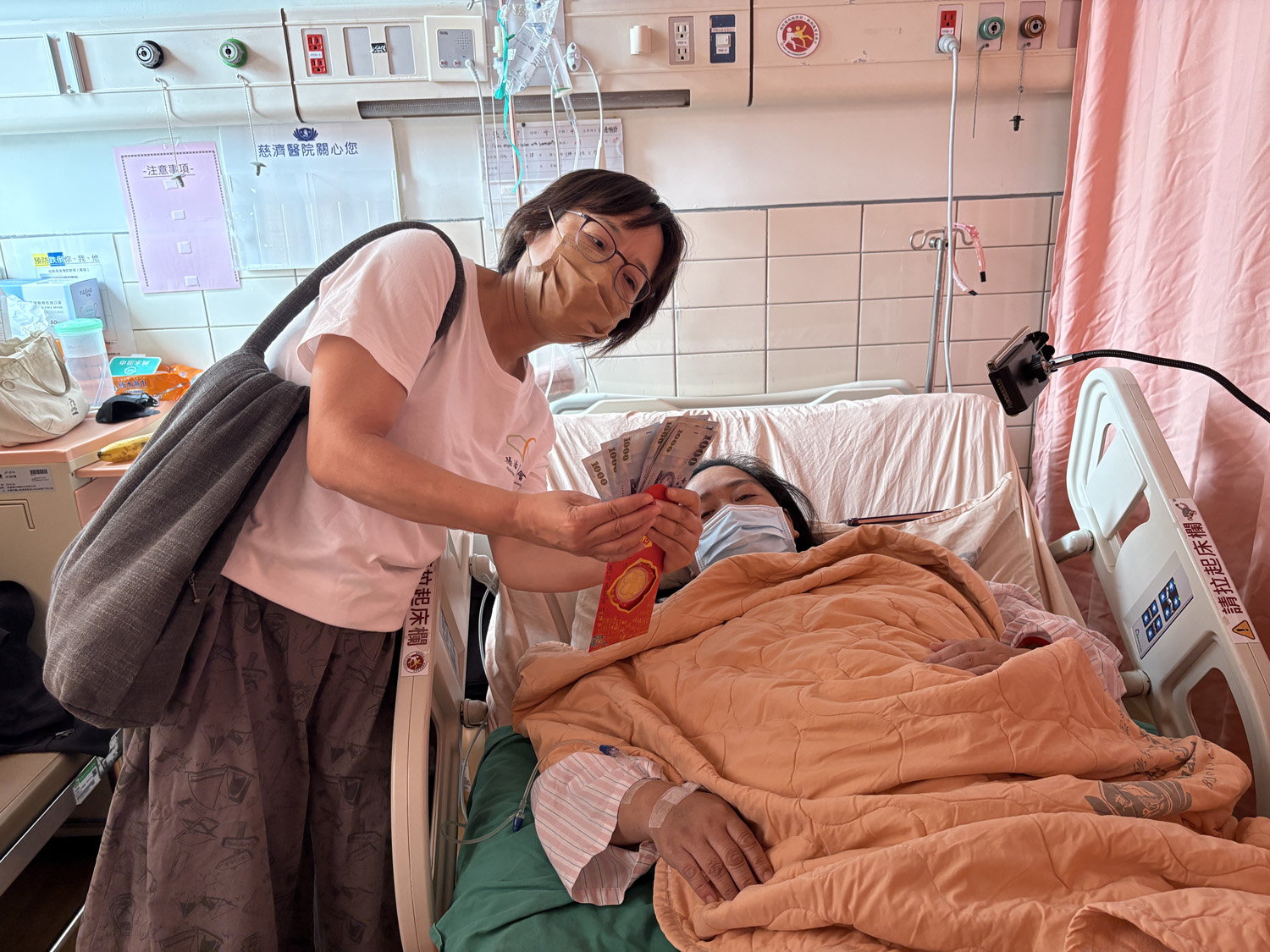 2025年9月18日清晨，花蓮秀林鄉「讓愛飛揚課輔班」突發火災，猛烈火勢造成課輔班辦公空間嚴重燒損。