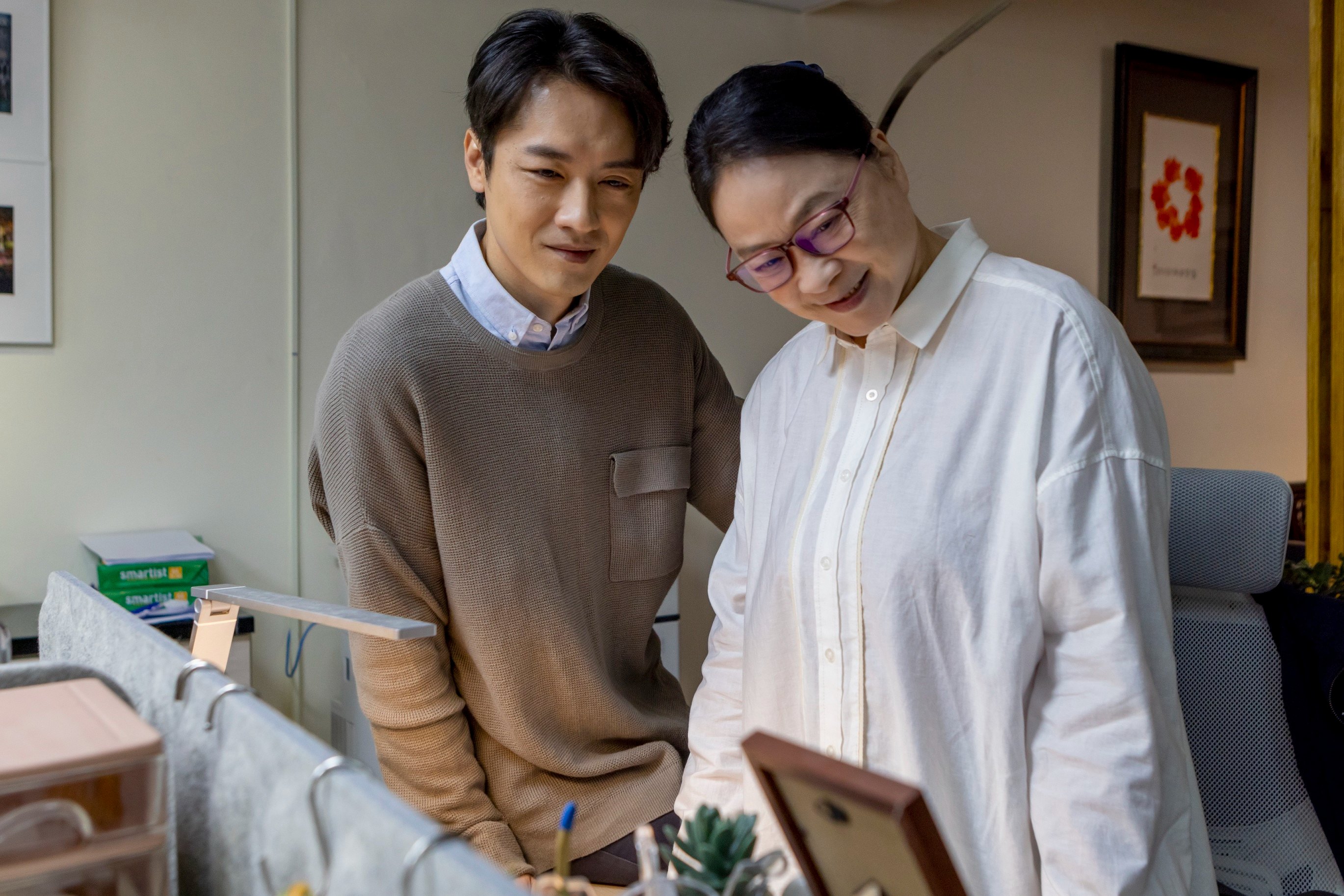 吳政勳在劇中飾演陸小芬兒子「謝鎮蔚」，心思細腻。