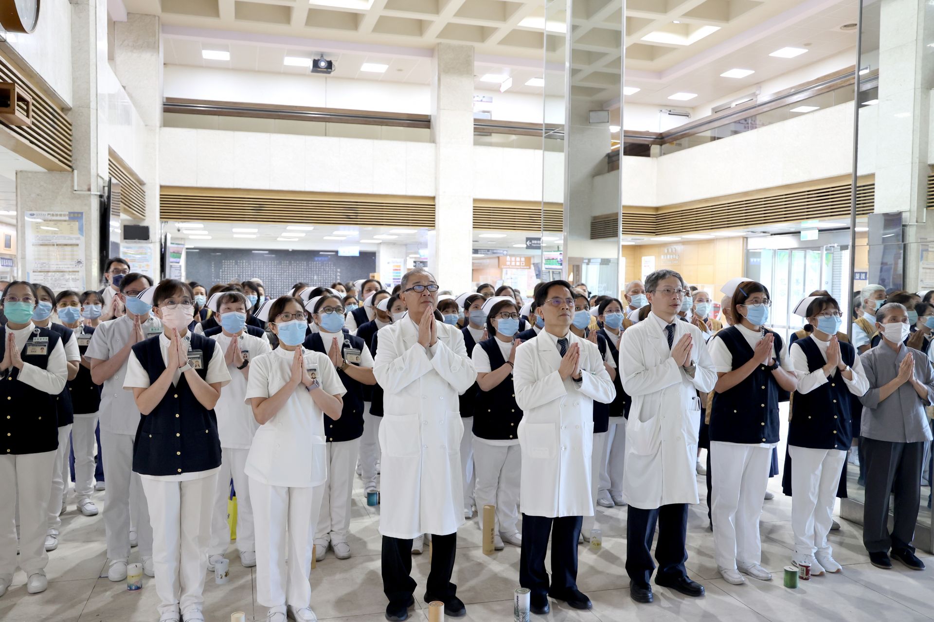 花蓮慈濟醫院用醫療專業與實際行動匯聚善念，透過募心募愛，將「幸福醫院」的精神向外擴散，點滴累積，共同成為溫暖他人生命的力量，也讓大家知道「花蓮慈濟醫院一直都在」。