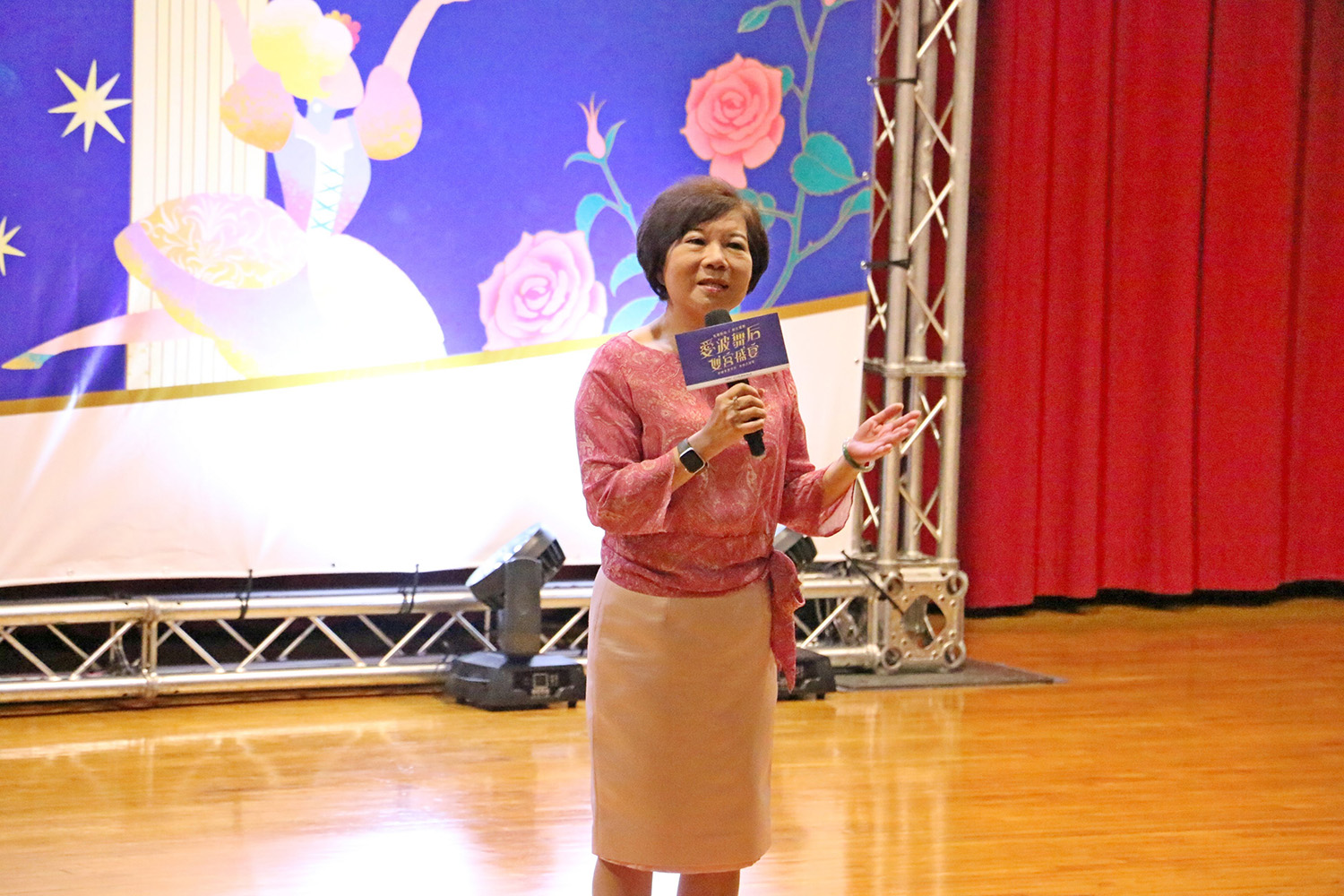 臺灣癌症基金會副執行長蔡麗娟致辭時鼓勵乳癌病友規律運動有助身心康復。
