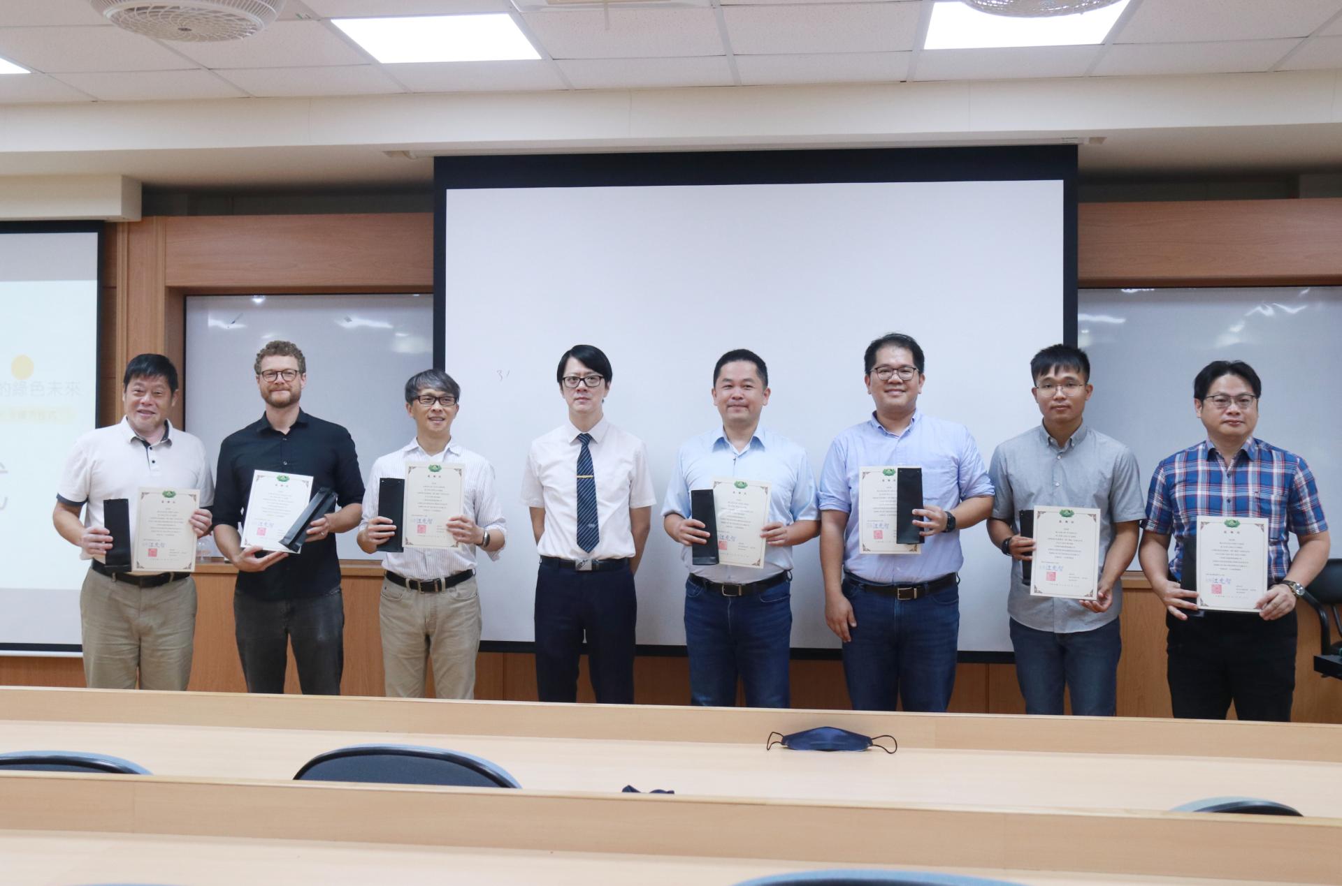 慈濟大學、虎尾科技大學、東華大學、屏東科技大學、南台科技大學與宜蘭大學，六校進行【SIG永續農業論壇】，以「永續農業的智慧實踐：SROI觀點下的綠色未來」為題，分享在東部，中部，南部，北部各場域USR的成果分享