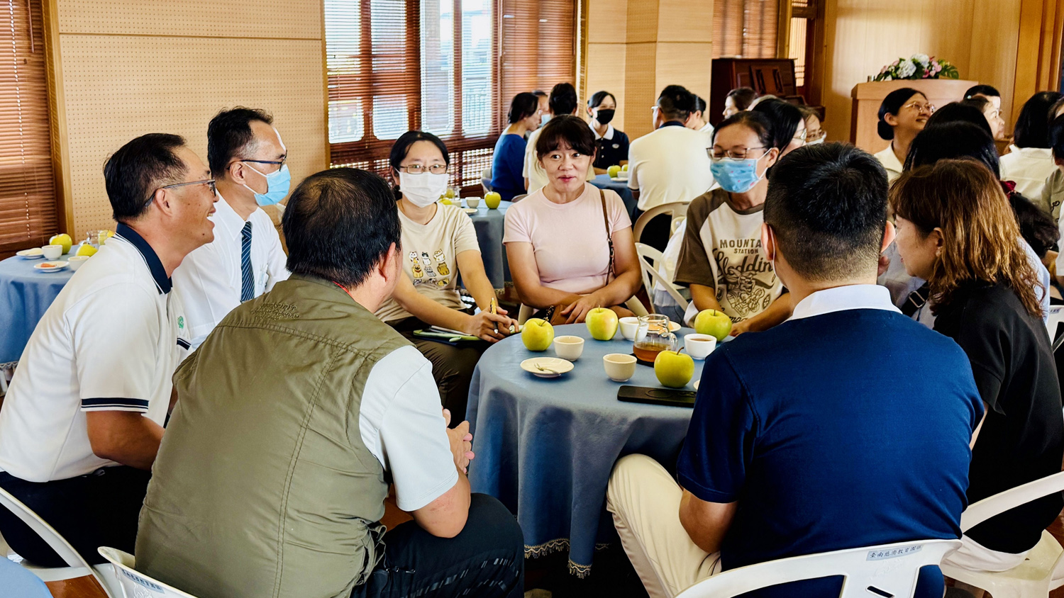 各團家長志工與學校師長進行知心相契。
