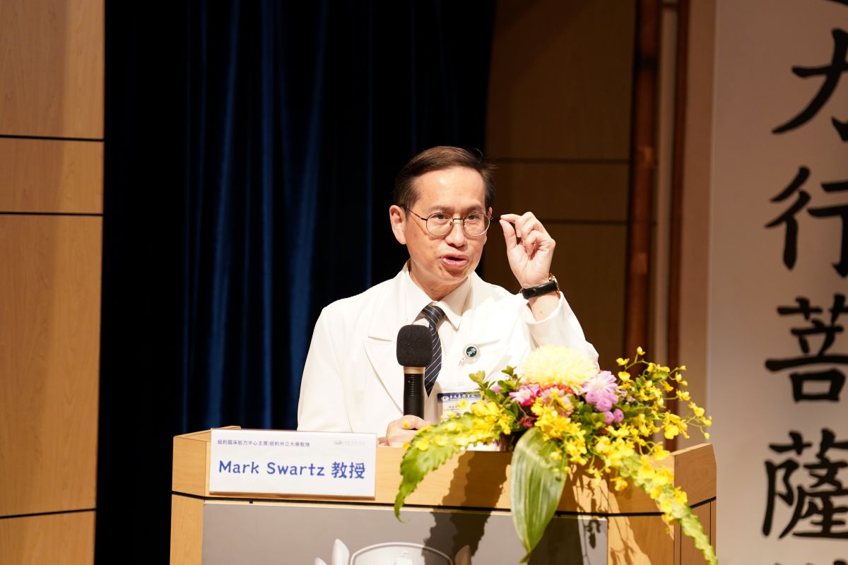 鄭敬楓副院長表示，理學檢查在臨床實務中扮演不可或缺的角色。