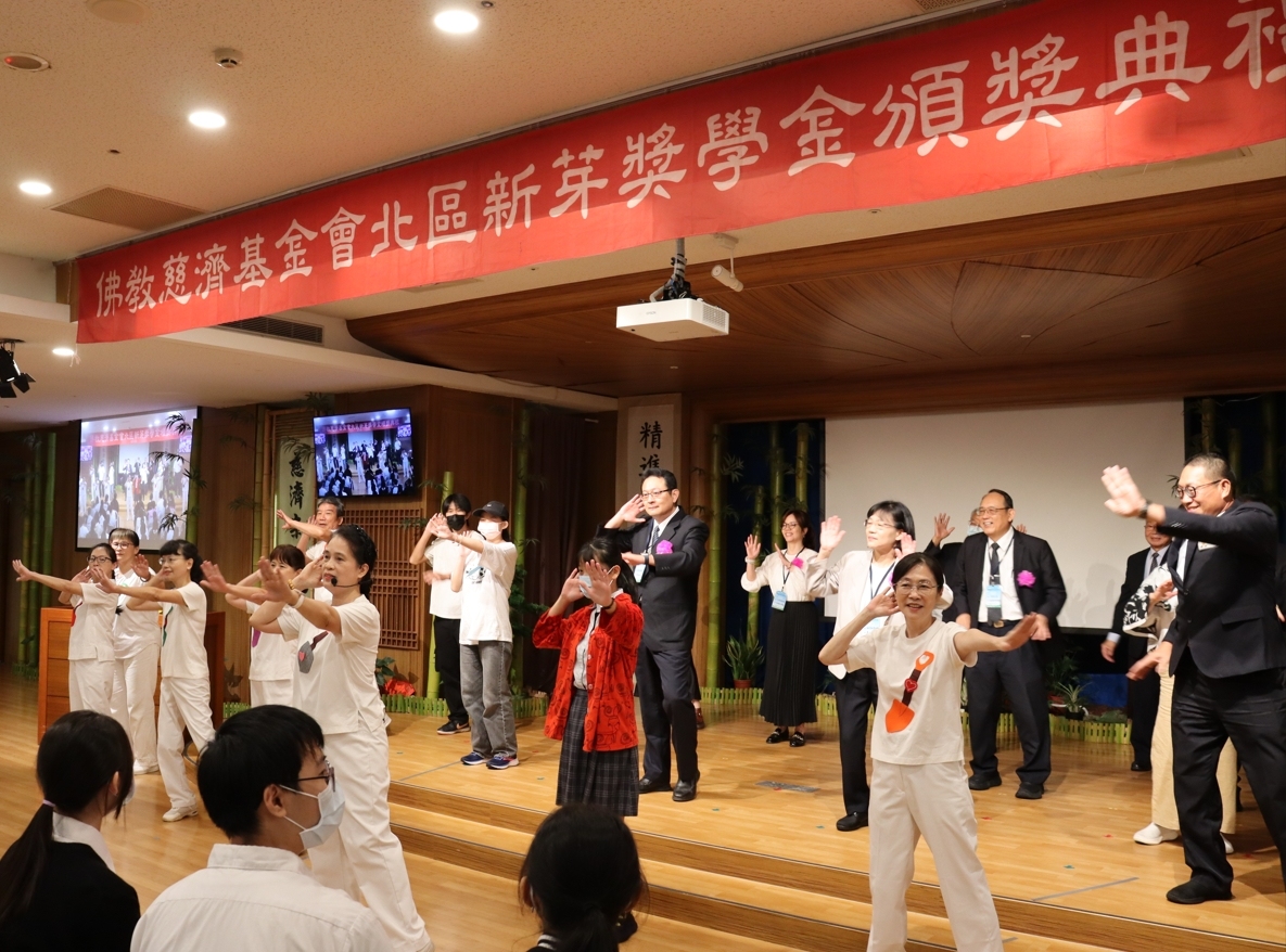 現場師長、家長與志工齊聚一堂，見證孩子們的榮耀時刻，勵志且溫馨感人。