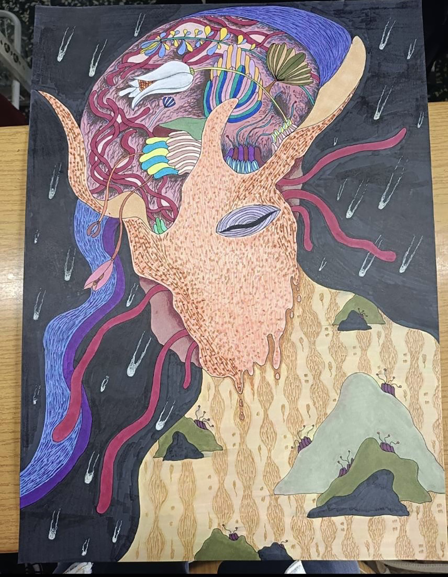 這次受到肯定的作品,一幅也在醫院裡面展出,透過彩繪圖,期望讓大家感受到生命用各種形態在陽光下共舞,象徵對生命的熱愛與感恩。