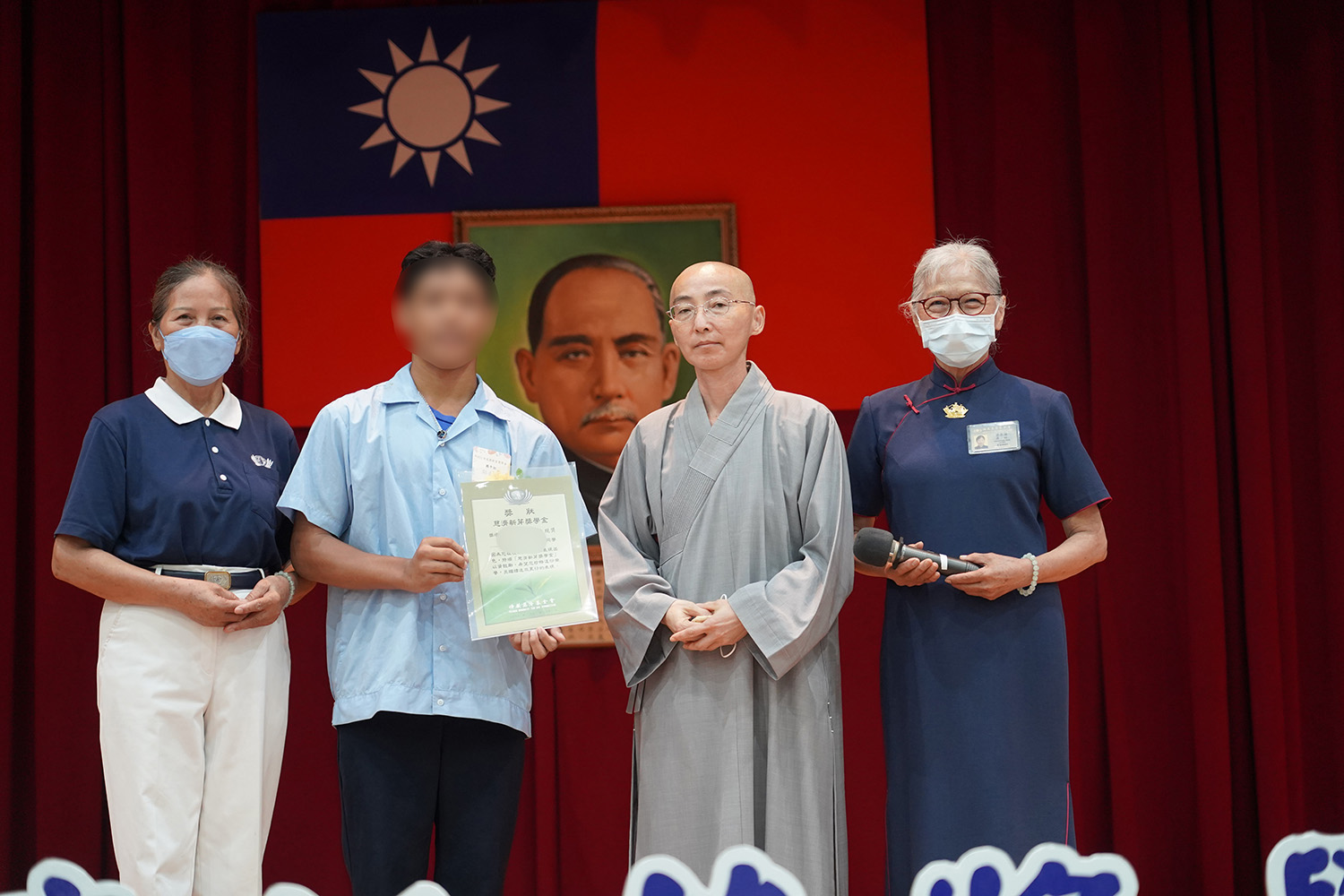 精舍德淳師父滿懷感恩地說:「在艱困中磨練出來的孩子,最能體會點滴因緣的可貴,懂得珍惜、懂得感恩,更懂得把握每一個成長的機會。」