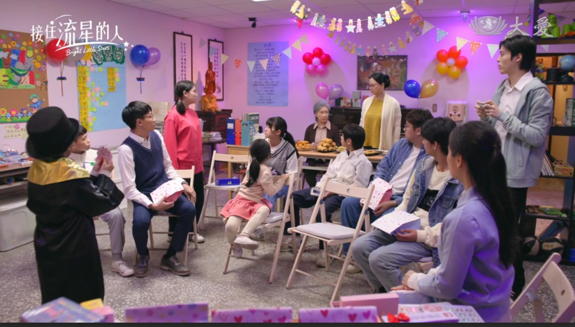 大愛劇《接住流星的人》陸小芬被課輔班學生大喊一句「妳又不是我媽,憑什麼管我!」