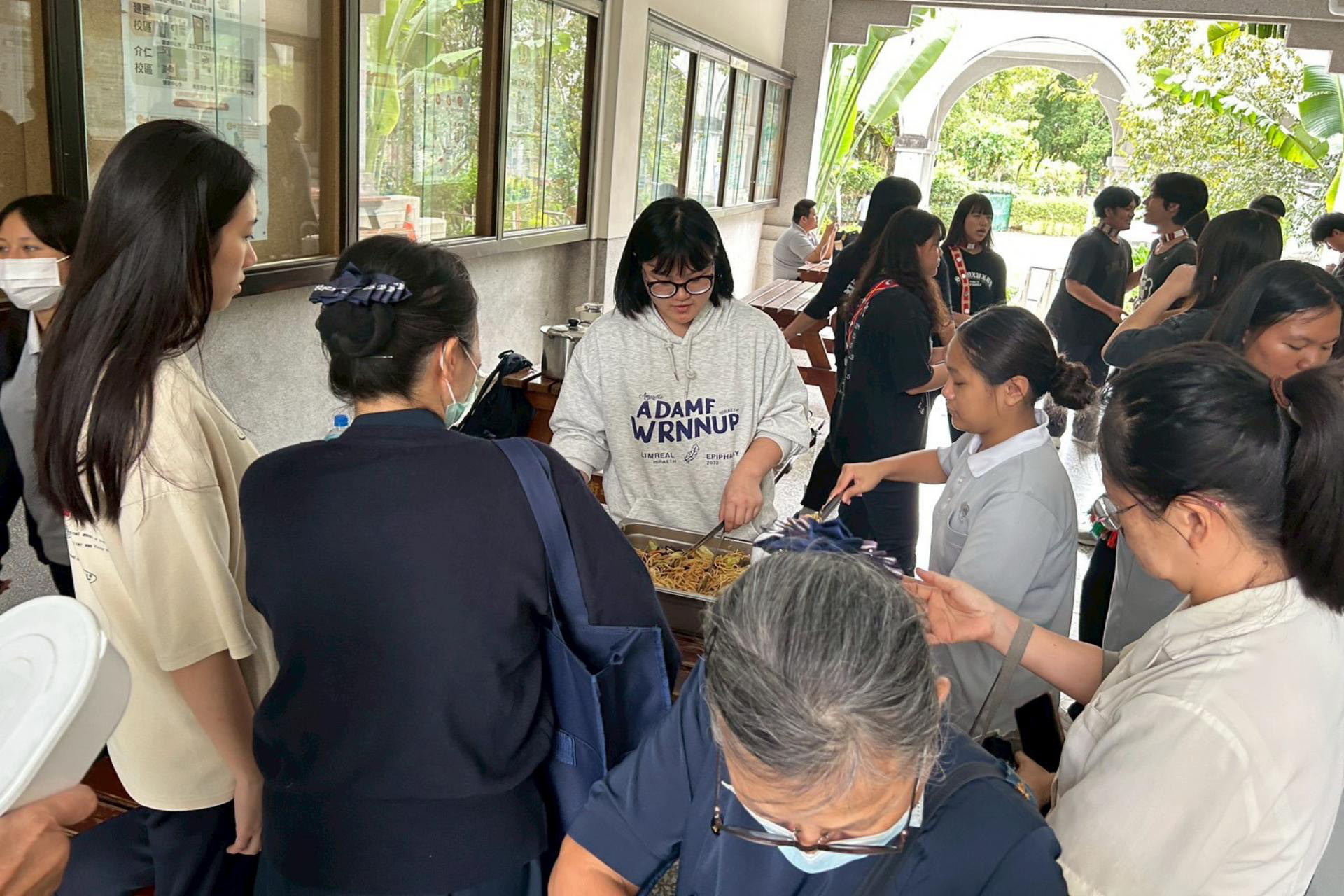 很多懿德爸爸媽媽也傾囊相助