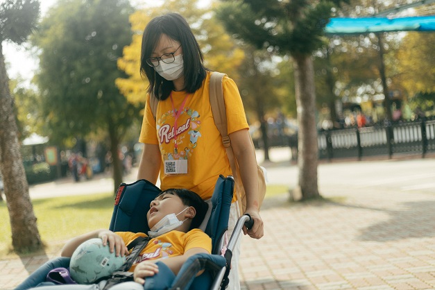 愛奇兒家庭要走出來需要很大的勇氣，面對來自社會上各種不理解的眼光。