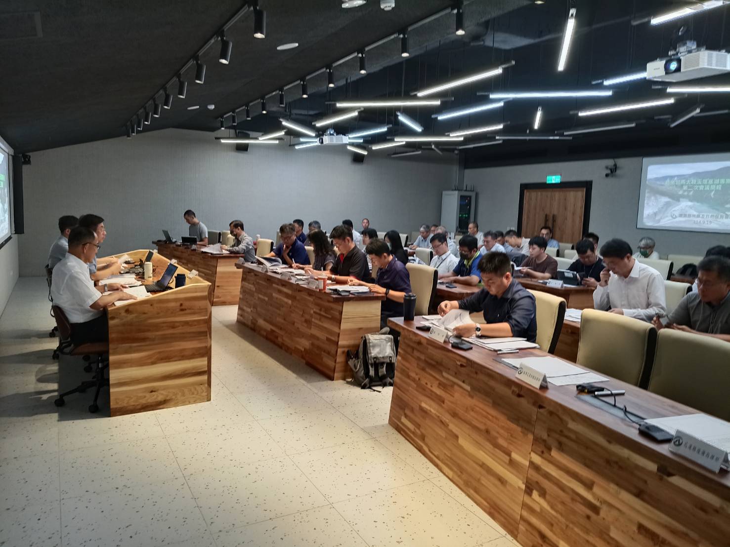 第二次專案小組會議專家學者及相關機關討論