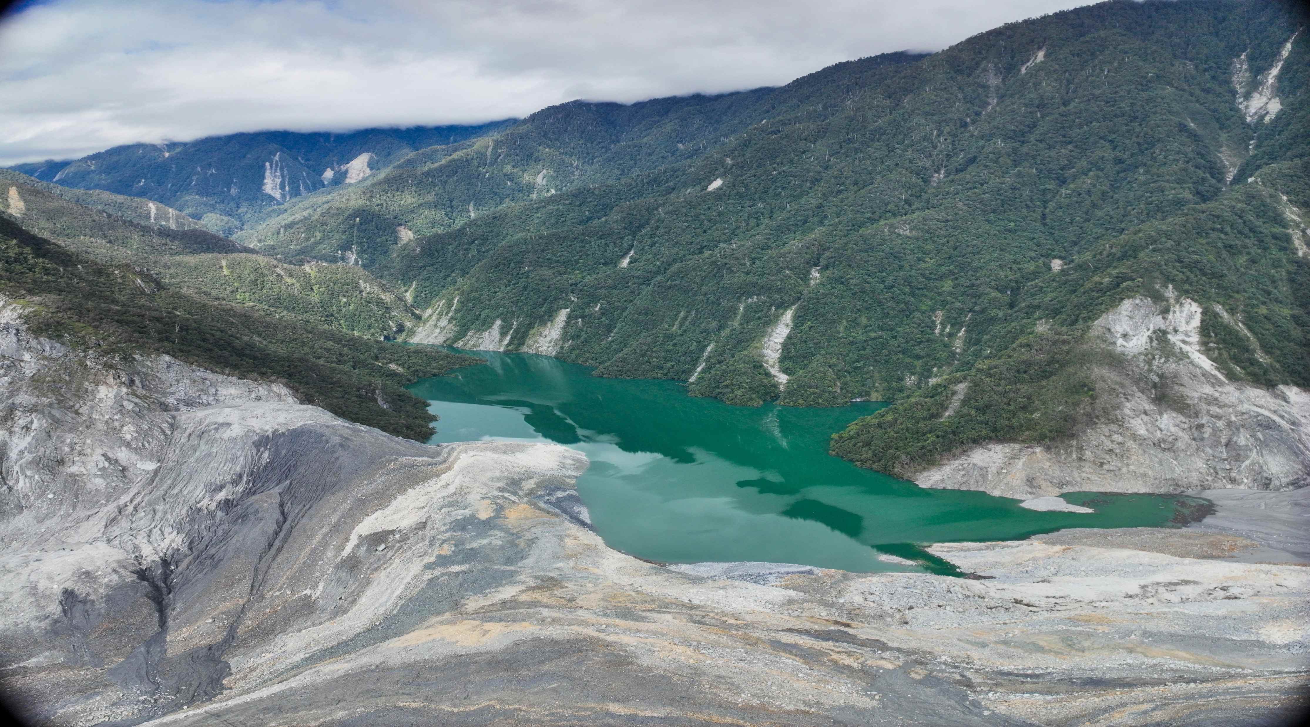 9月6日堰塞湖空拍影像