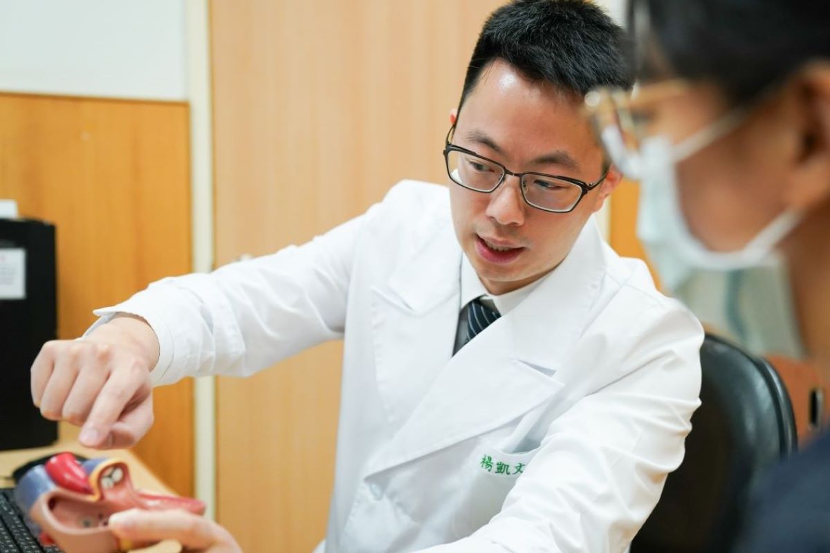 楊凱文醫師看診示意照。