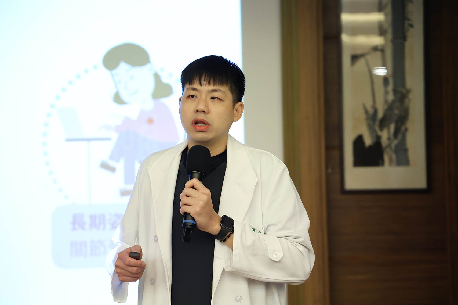 台灣有多數年長者受關節退化所苦，花蓮慈院骨科陳顥文醫師教民眾保養髖關節和膝關節，讓銀髮族從生活中保養，延長關節使用年限。